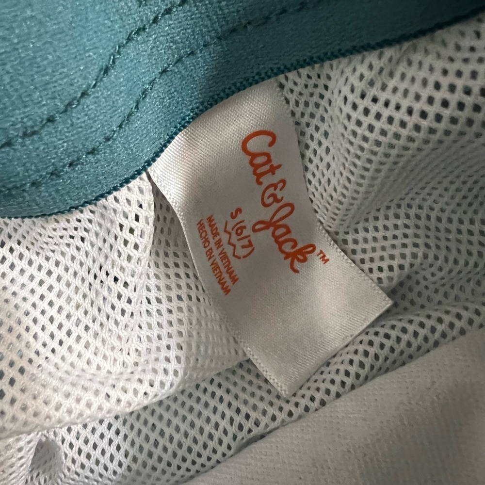 Cat & Jack boys swim trunks. Size small 6/7 - Picture 3 of 3